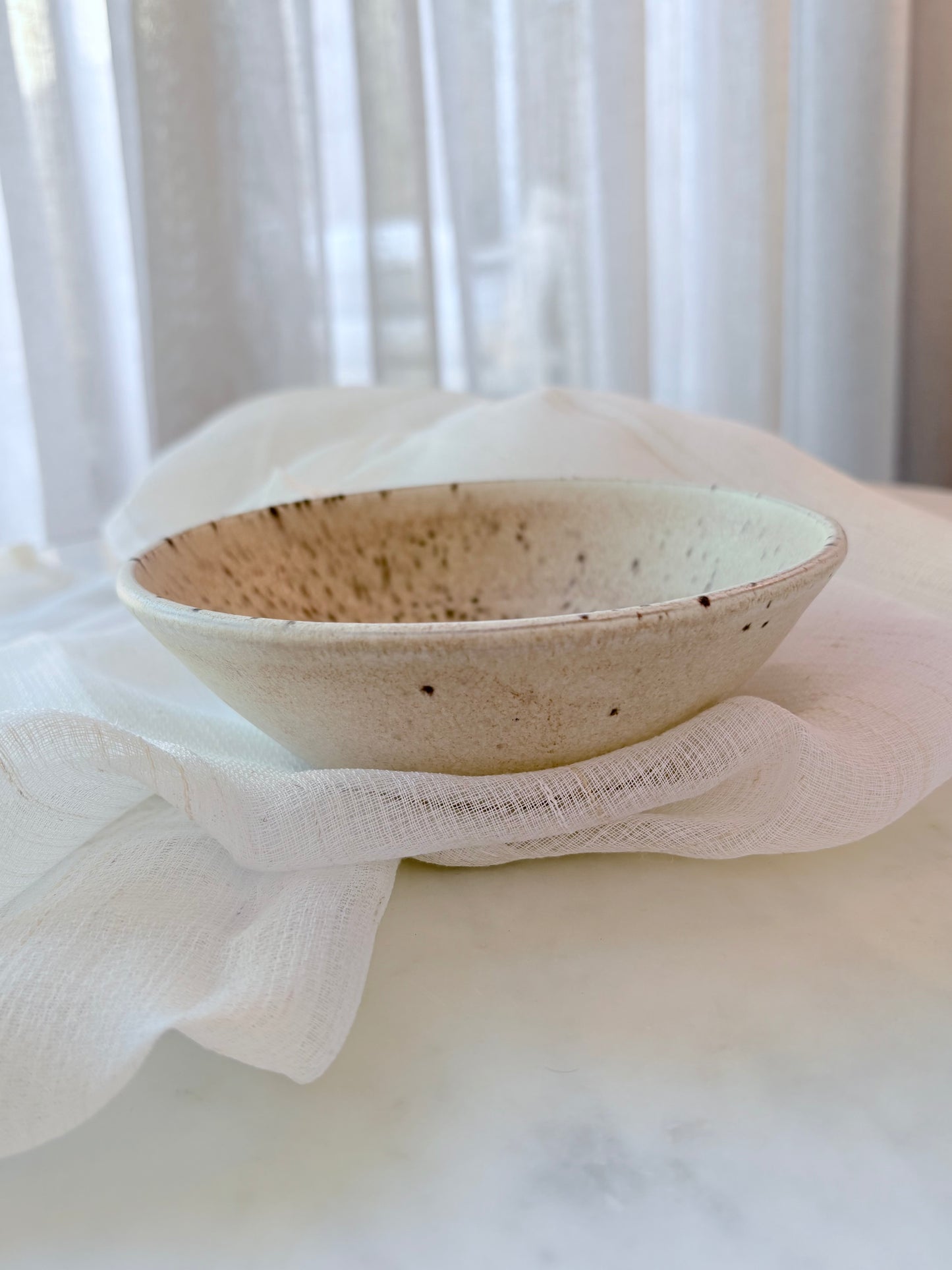Beige keramikskål