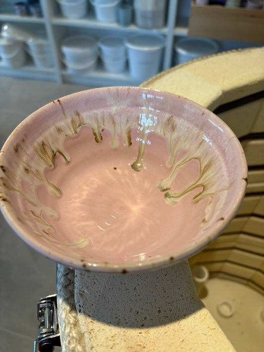1. Lyserød skål 14 cm