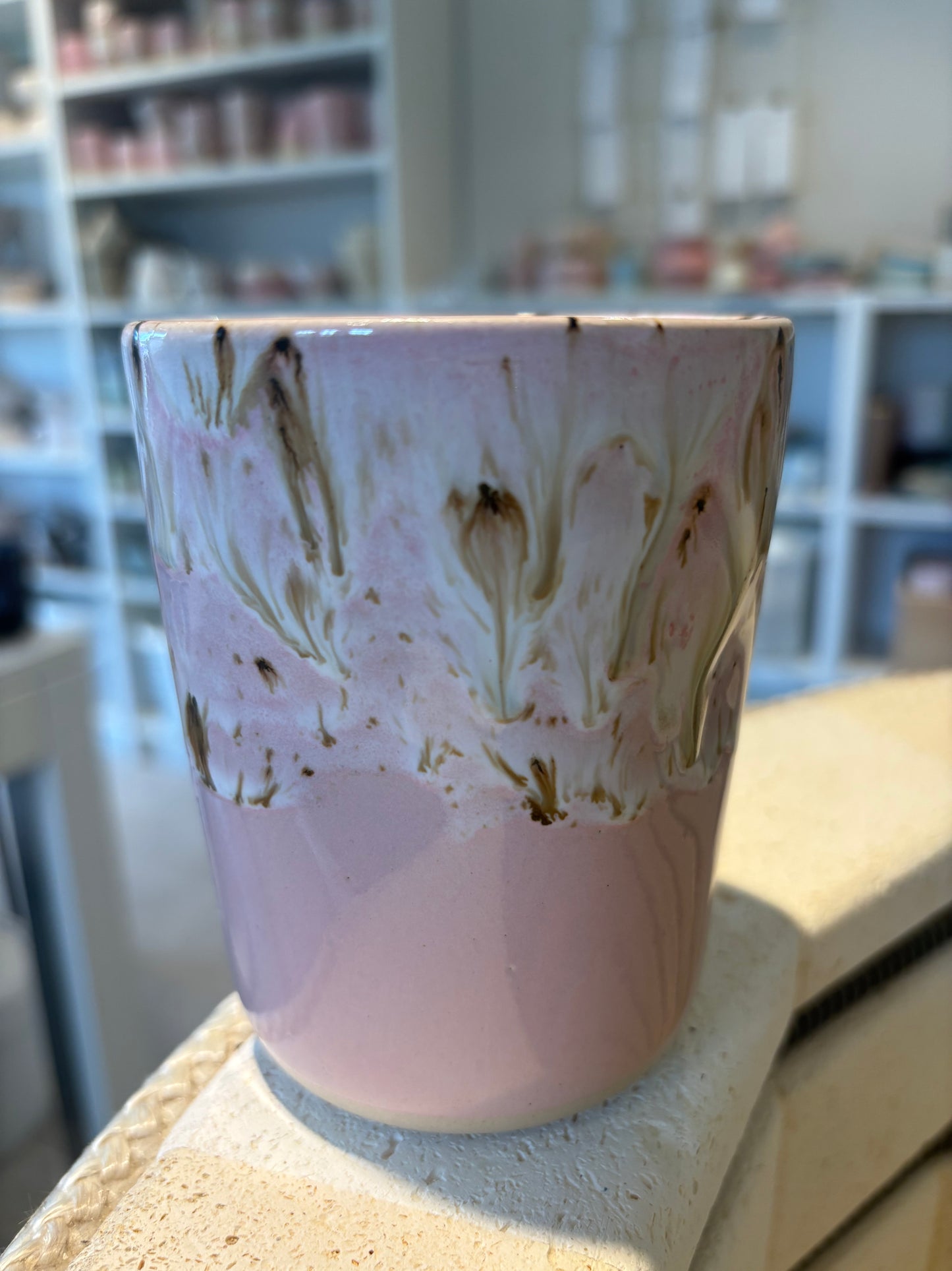 1. Lyserød høj lattekop