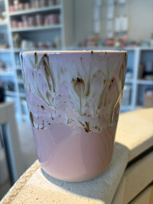 1. Lyserød høj lattekop