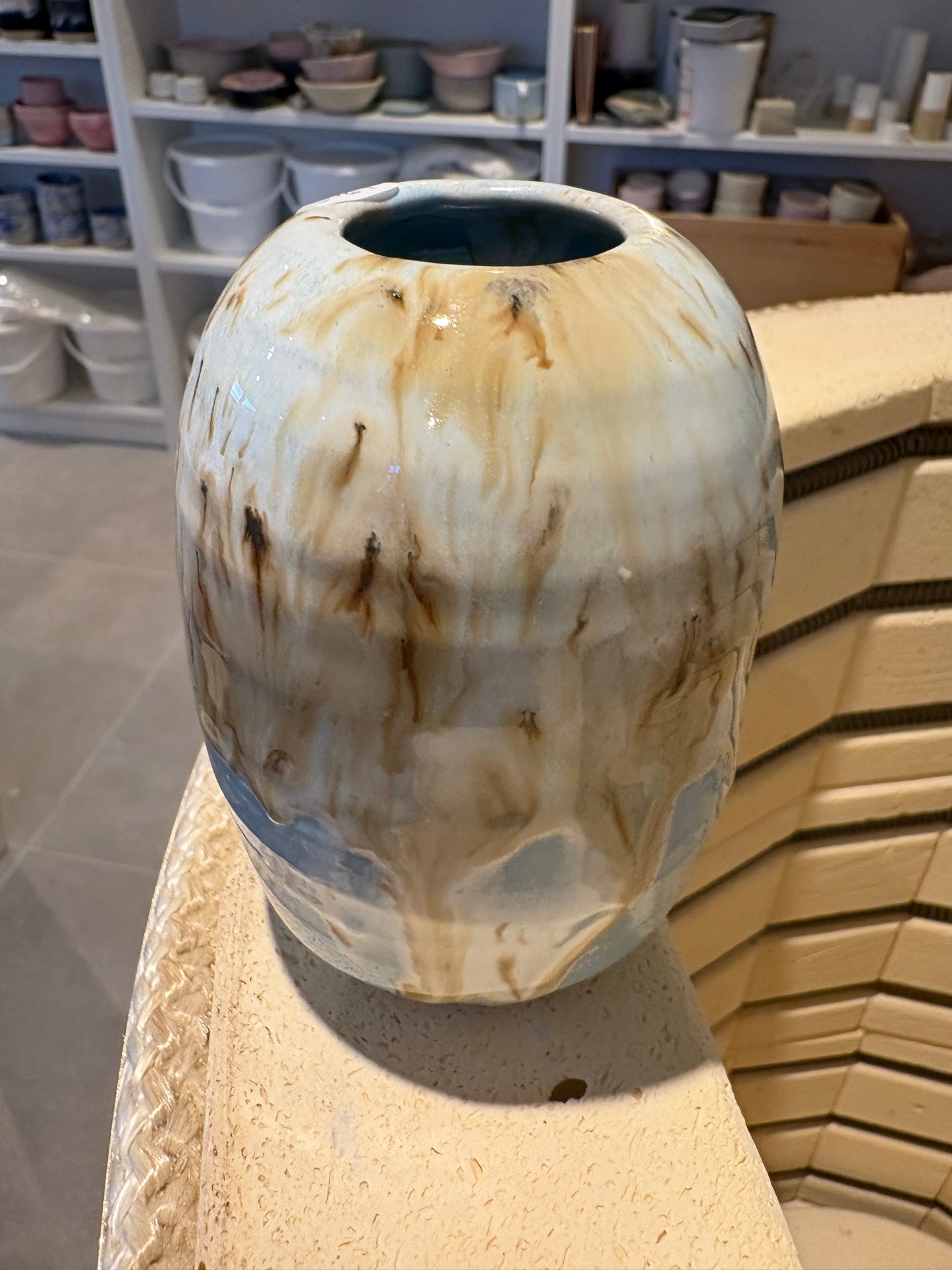 3. Blå og fløde vase 11 cm høj