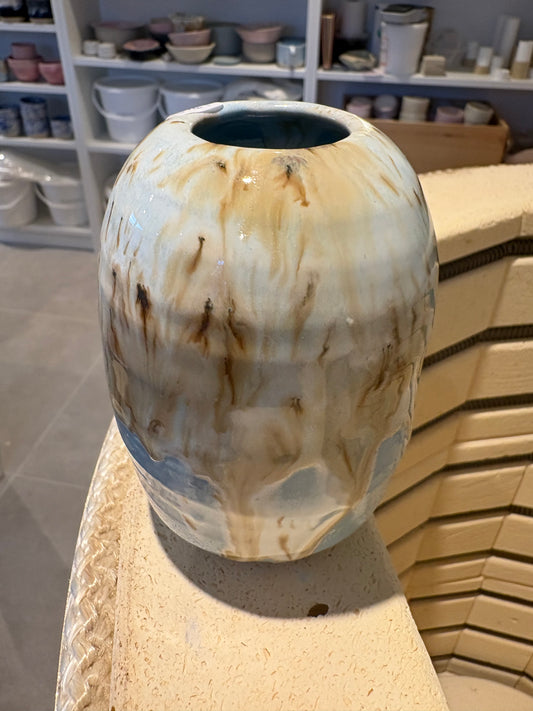 3. Blå og fløde vase 11 cm høj