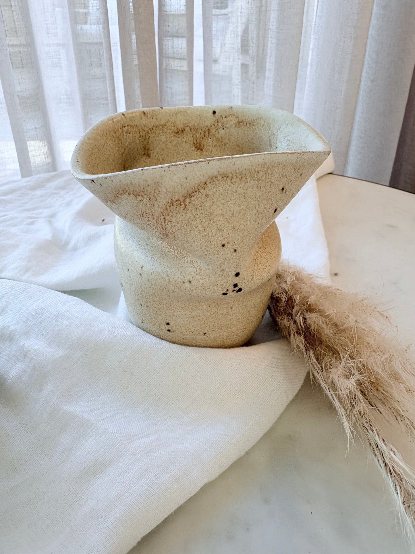 Beige små vaser