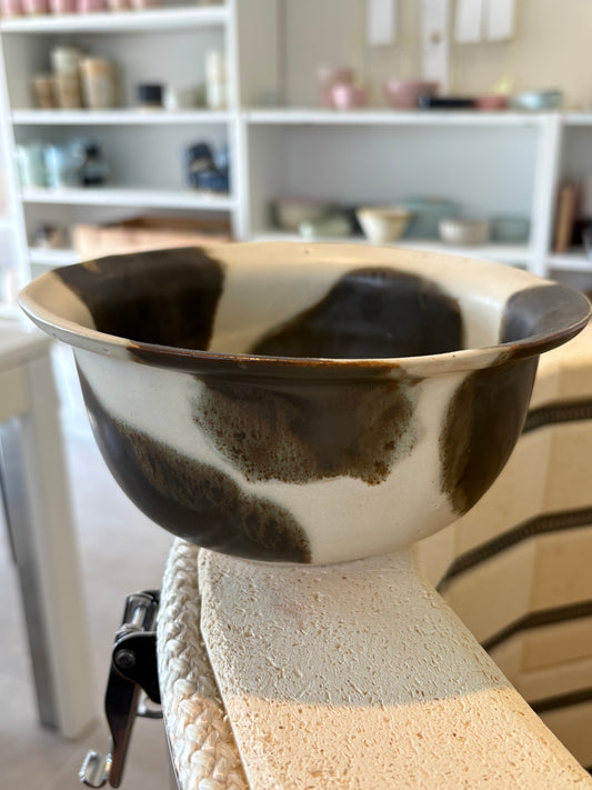 Brun plettet skål 18 cm