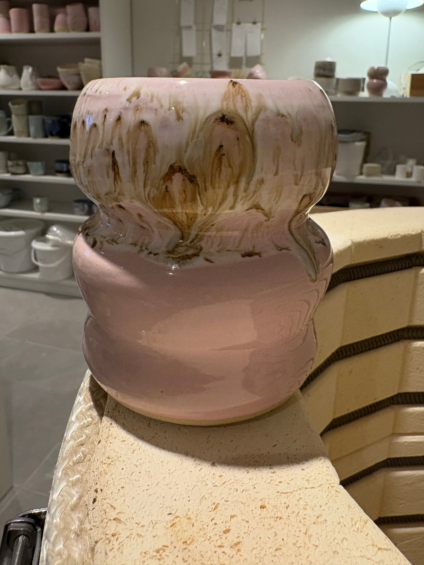 Lyserød bobbelvase