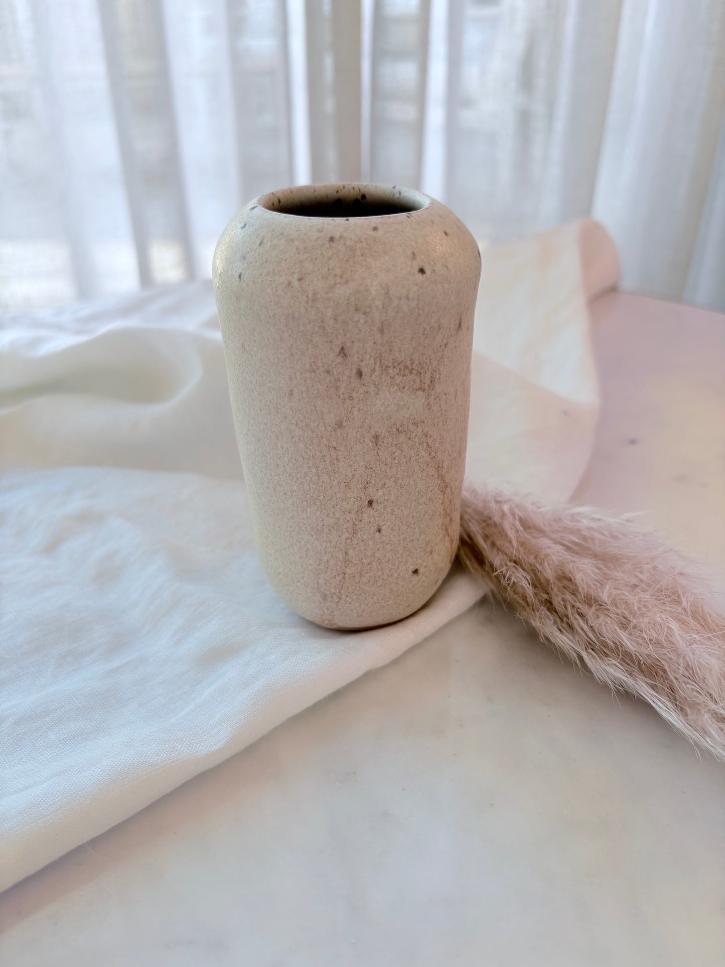 Beige små vaser